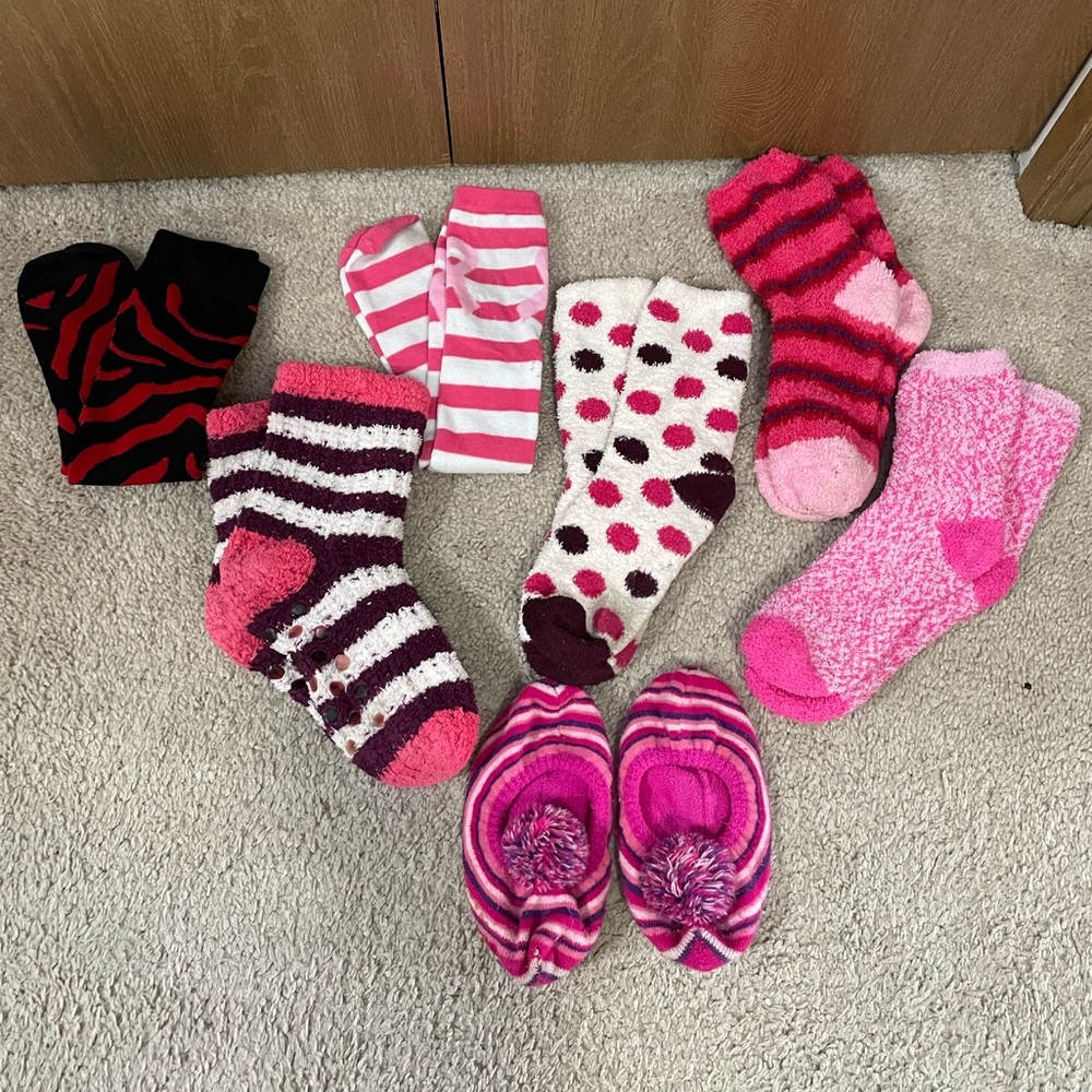 Bundle of 7 Pink/Red Socks